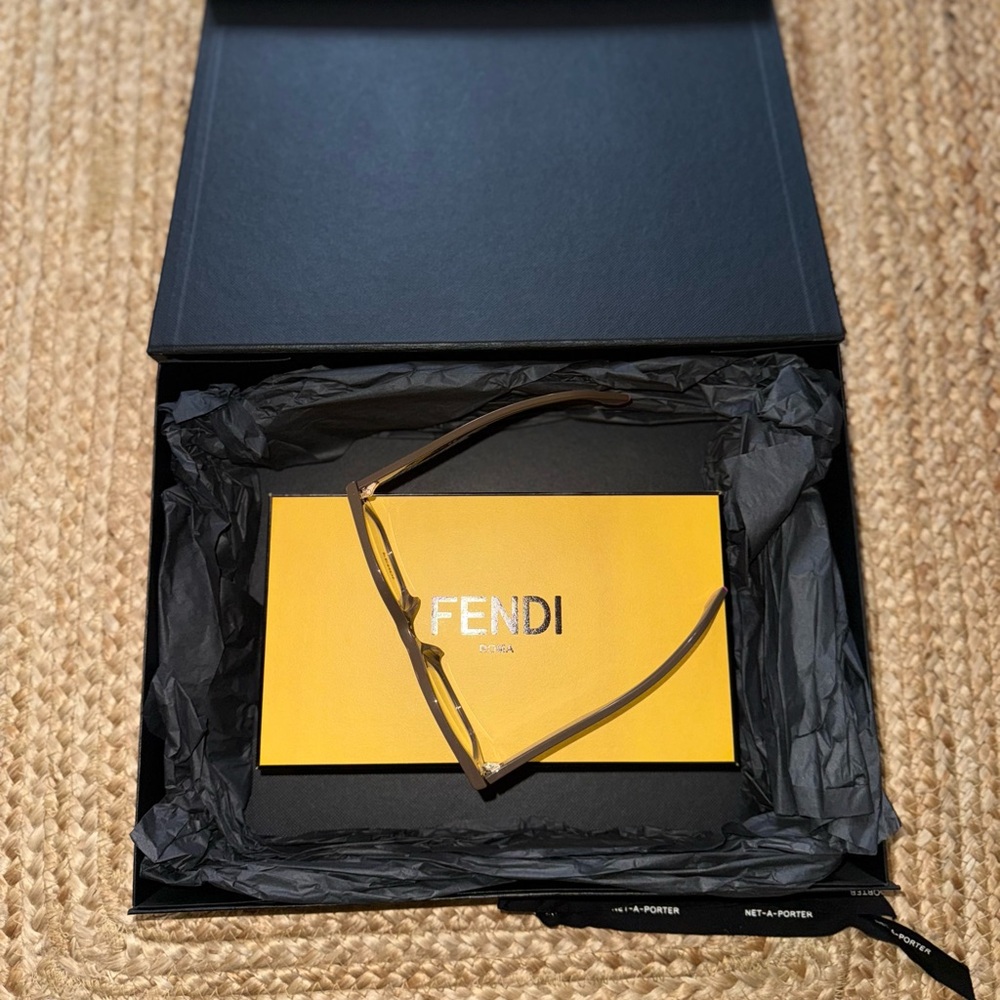 FENDI Cat-eye acetate optical lenses (BRAND NEW, INCLUDES PACKAGING)